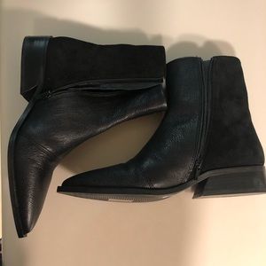 Brand new Jigsaw cowboy flat boots. Europe37!